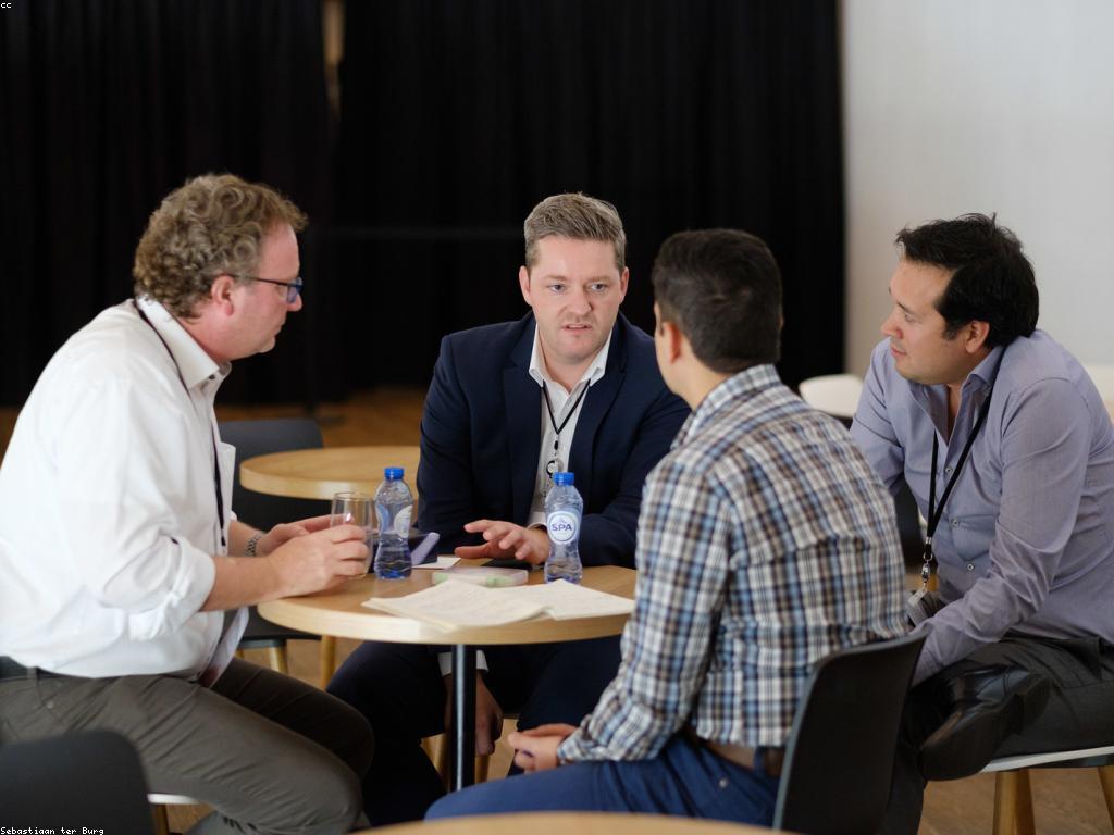 ត្រឹមត្រូវនៃព្រឹត្តិការណ៍ពេញនិយមក្នុងសង្គមសម័យថ្មី